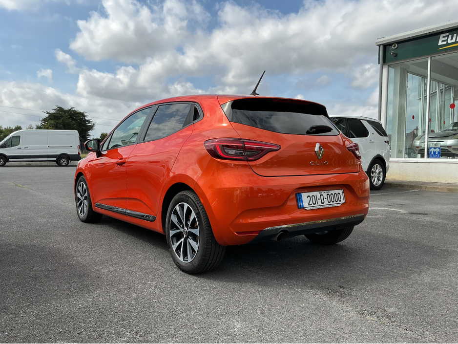 2020 Renault Clio - image 7