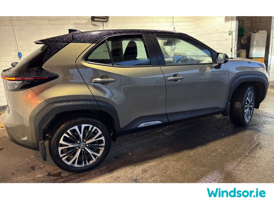 2023 Toyota Yaris Cross 1.5 Hybrid Sol €30,995