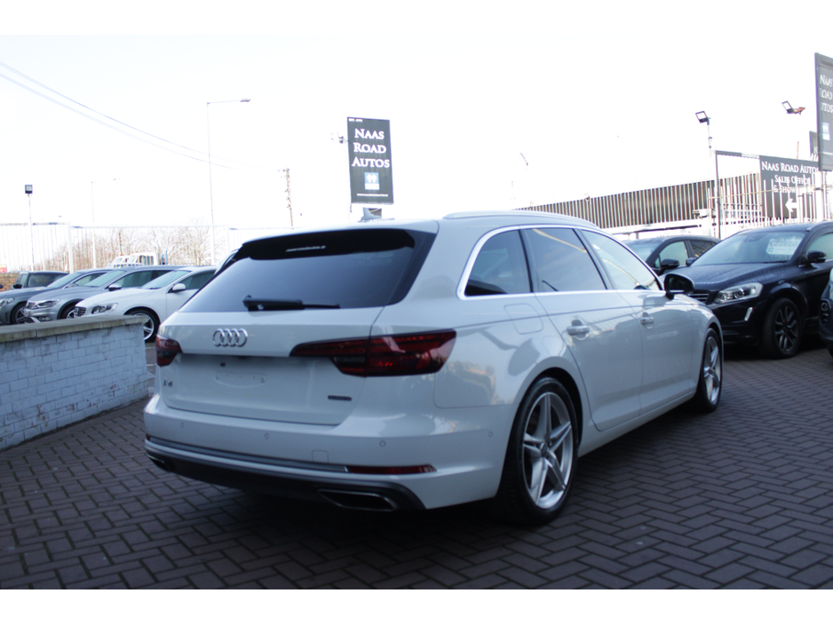 2020 Audi A4 - image 4