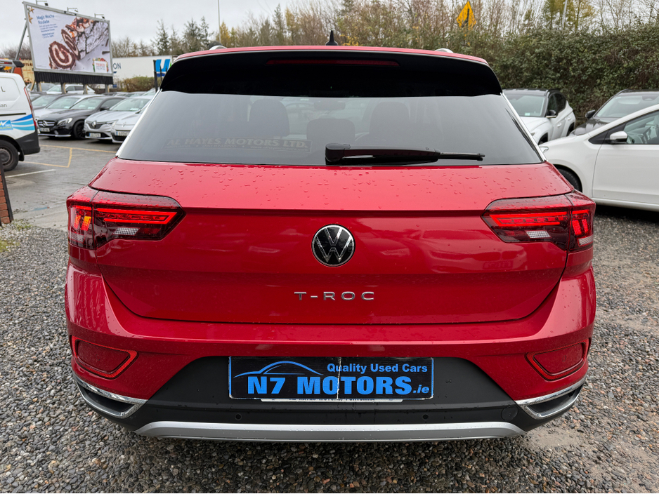 2023 Volkswagen T-Roc - image 6