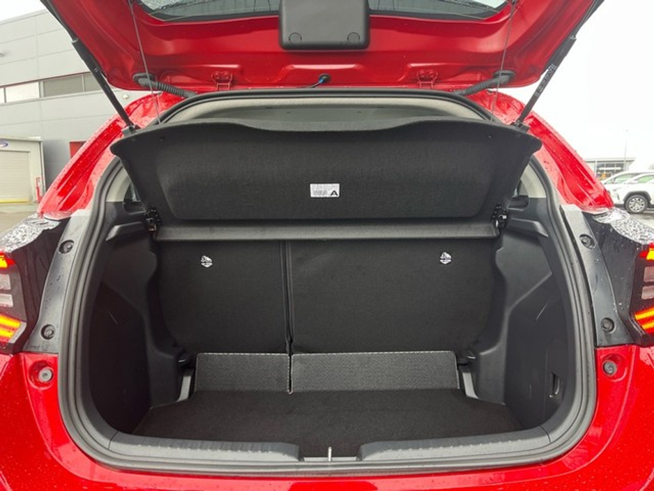 2024 Toyota Yaris YARIS HYBRID LUNA SPORT €25,950