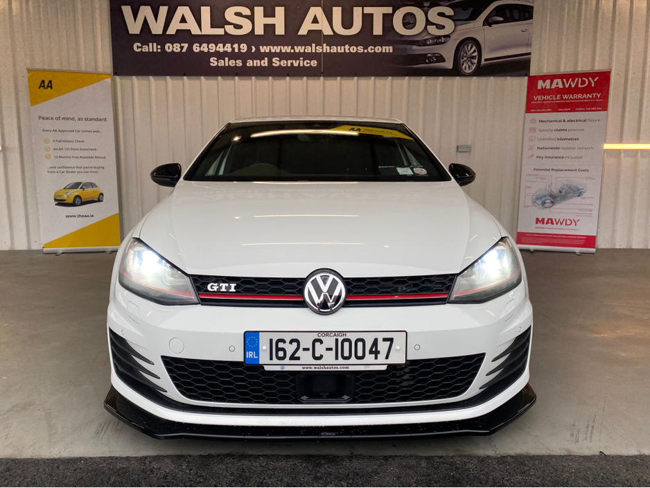 2016 Volkswagen Golf - image 8