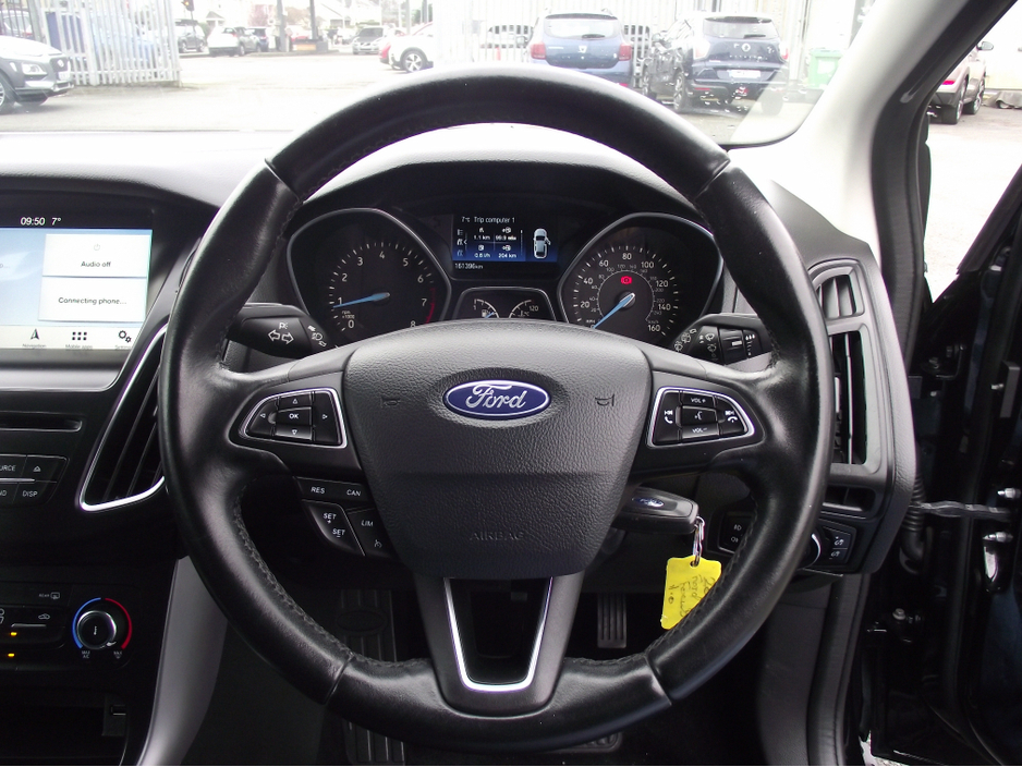 2018 Ford Focus - image 4