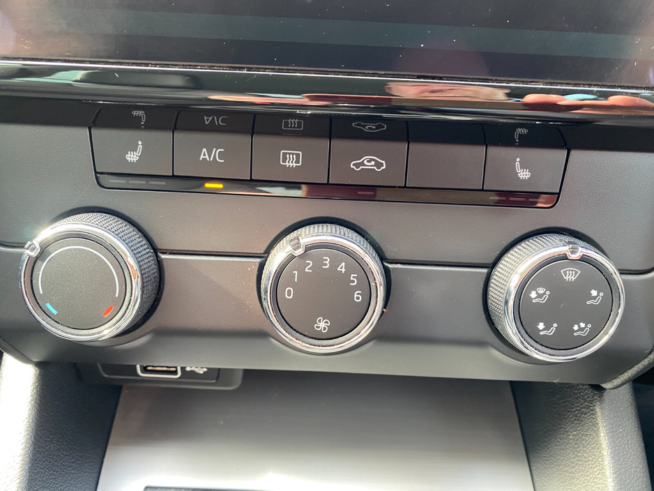 2019 Skoda Octavia - image 16