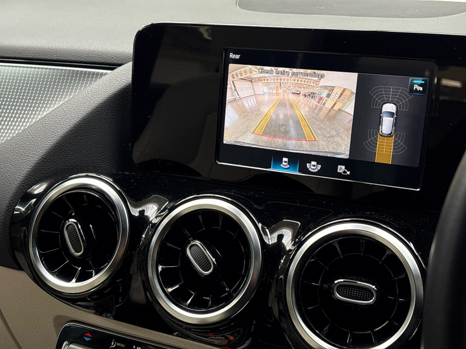 2021 Mercedes-Benz GLA Class - image 12