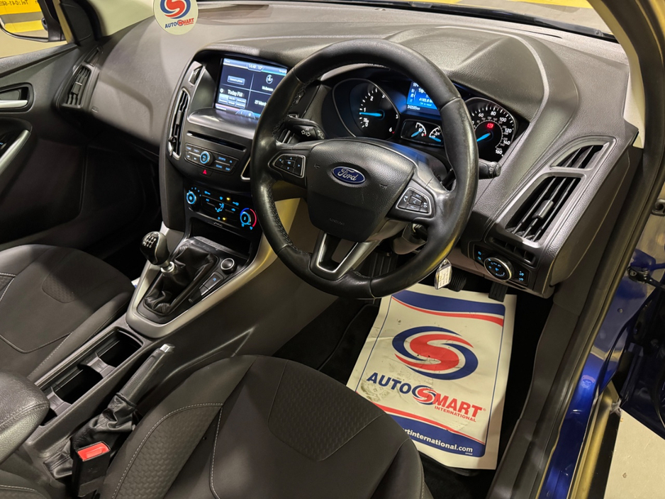 2015 Ford Focus - image 12