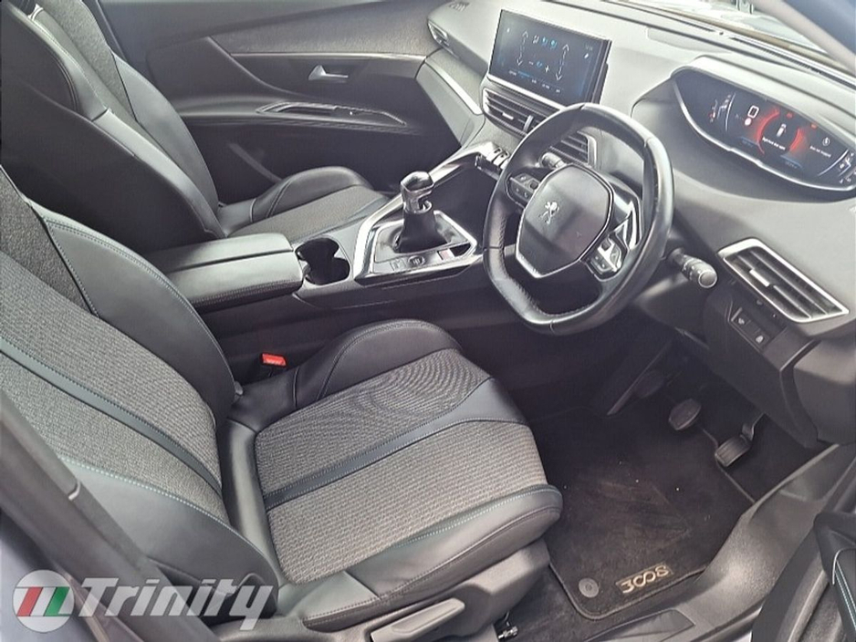 2022 Peugeot 3008 - image 9