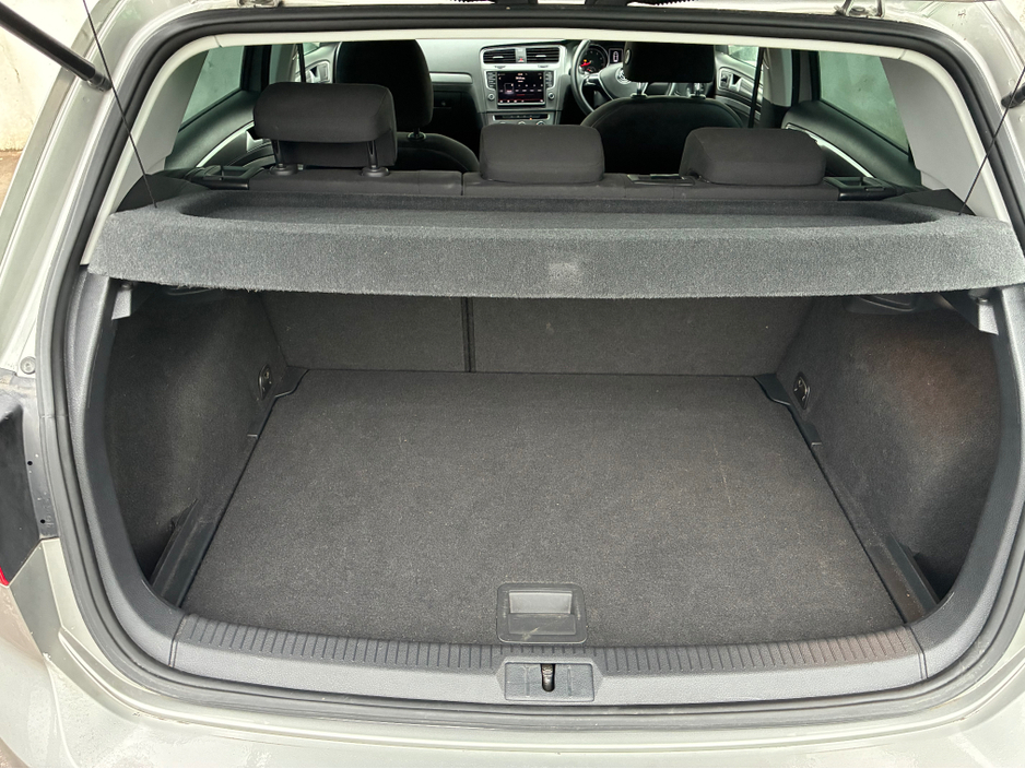 2016 Volkswagen Golf - image 8