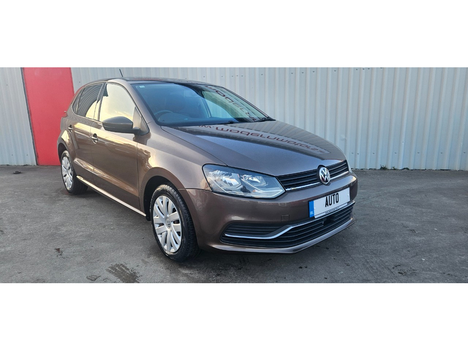 2015 Volkswagen Polo - image 2