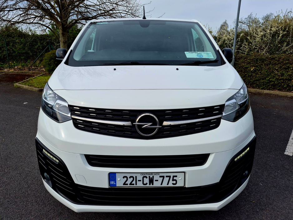 2022 Opel Vivaro - image 4