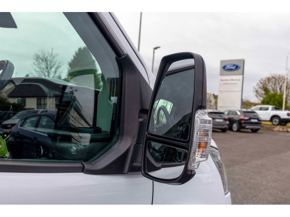 2021 Ford Transit - image 17