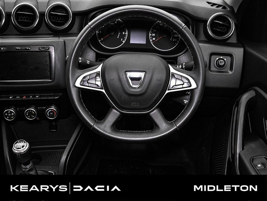 2020 Dacia Duster - image 23