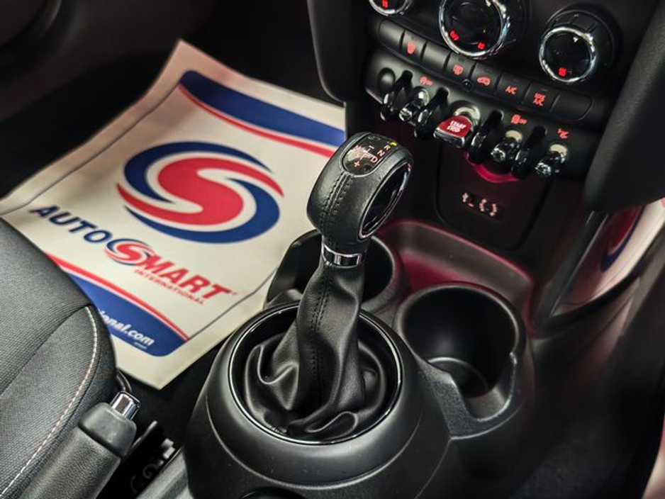 2017 MINI Cooper D - image 12