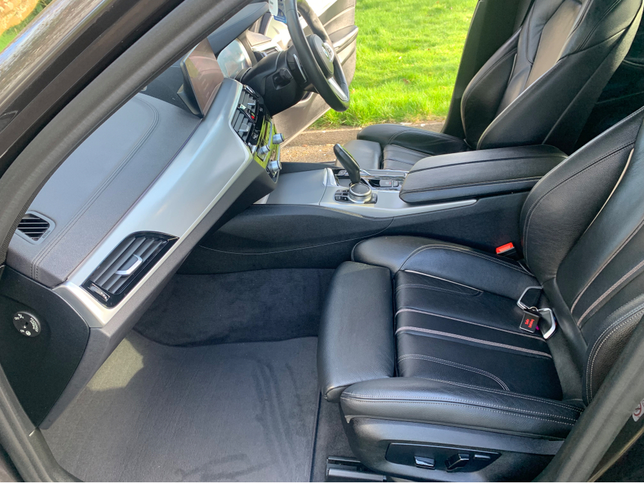 2018 BMW 5 Series - image 14