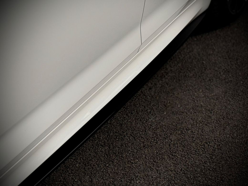 2023 BMW 5 Series - image 27