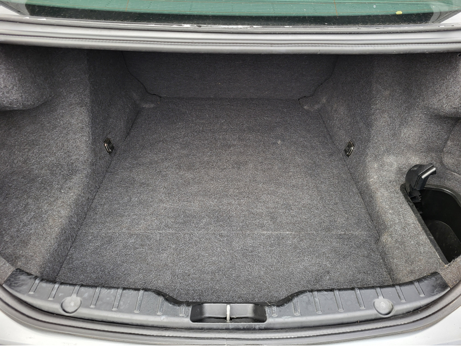 2011 BMW 5 Series - image 19