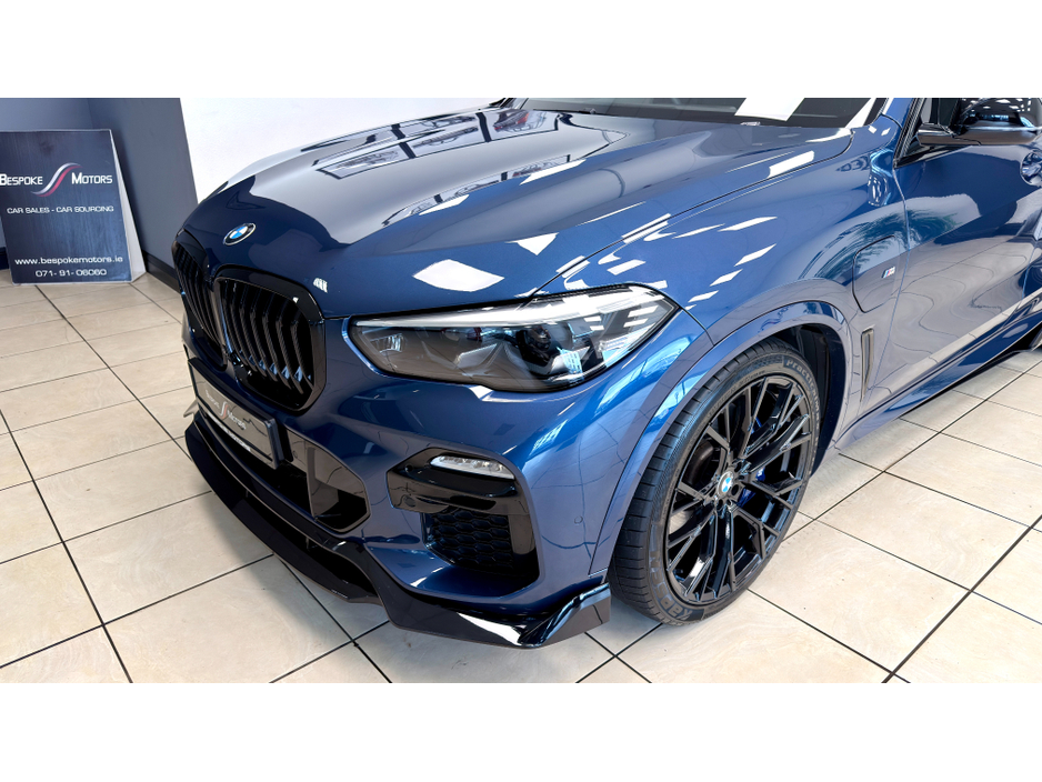 2020 BMW X5 - image 2