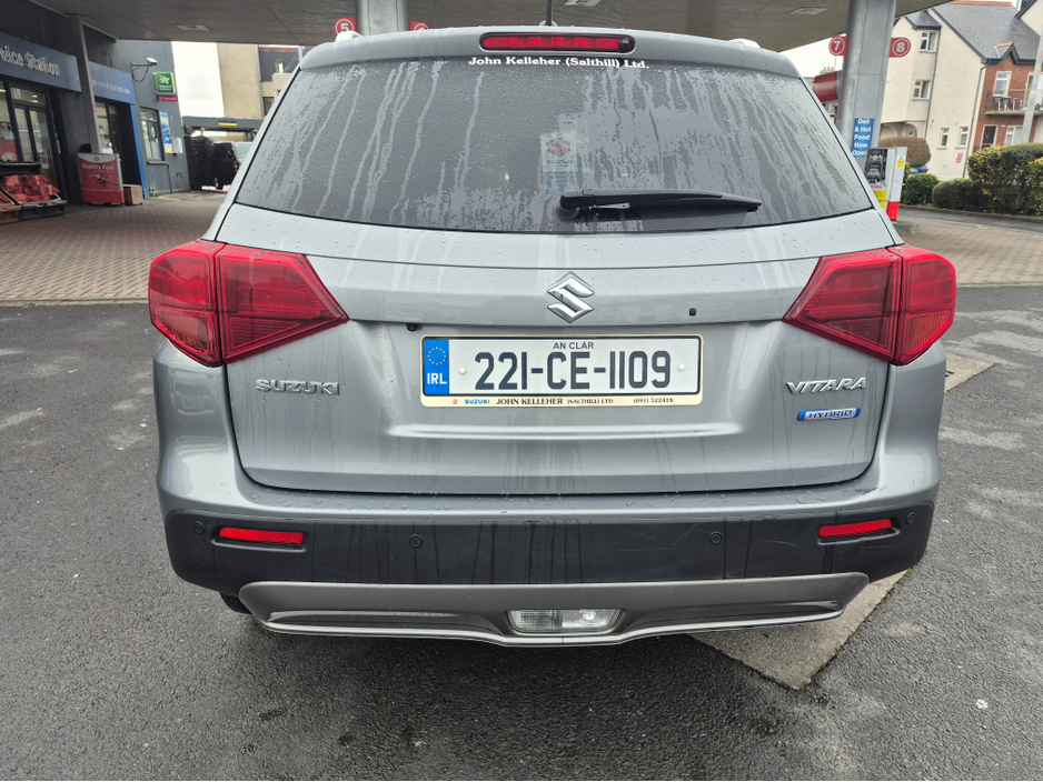 2022 Suzuki Vitara - image 3