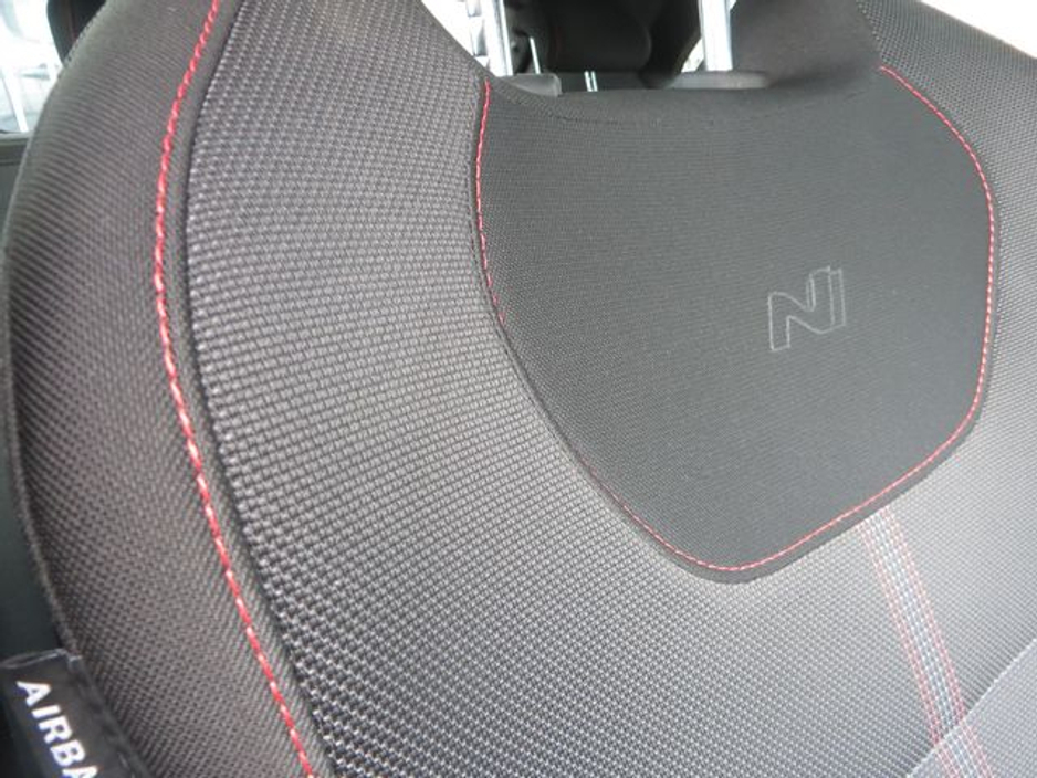 2022 Hyundai i30 - image 19