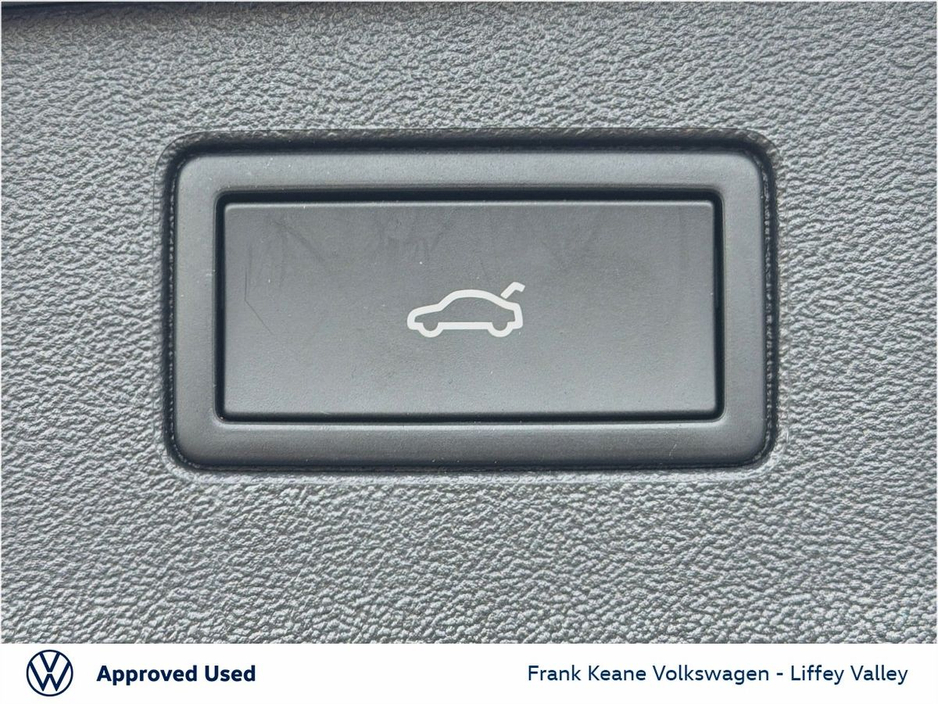 2025 Volkswagen Tiguan - image 25