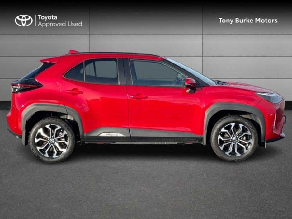 2024 Toyota Yaris Cross - LunaSport - 1.5 Hybrid - Automatic - 2 Free Services Included - EUR 180 Tax // Remote Central Locking // Front Electric Windows // Rear Electric Windows // Electric Mirrors // Finger Tip Stereo Cont €29,799