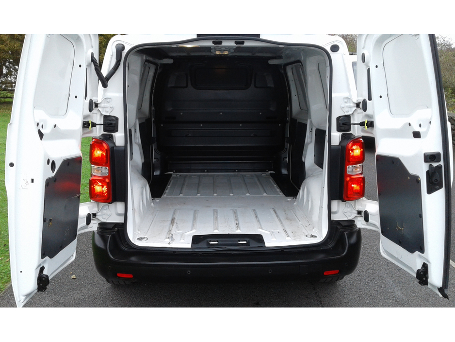 2022 Peugeot Expert - image 6