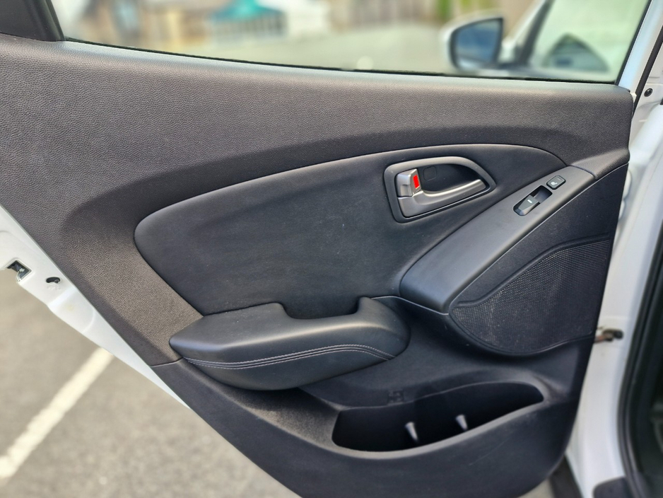 2015 Hyundai ix35 - image 10