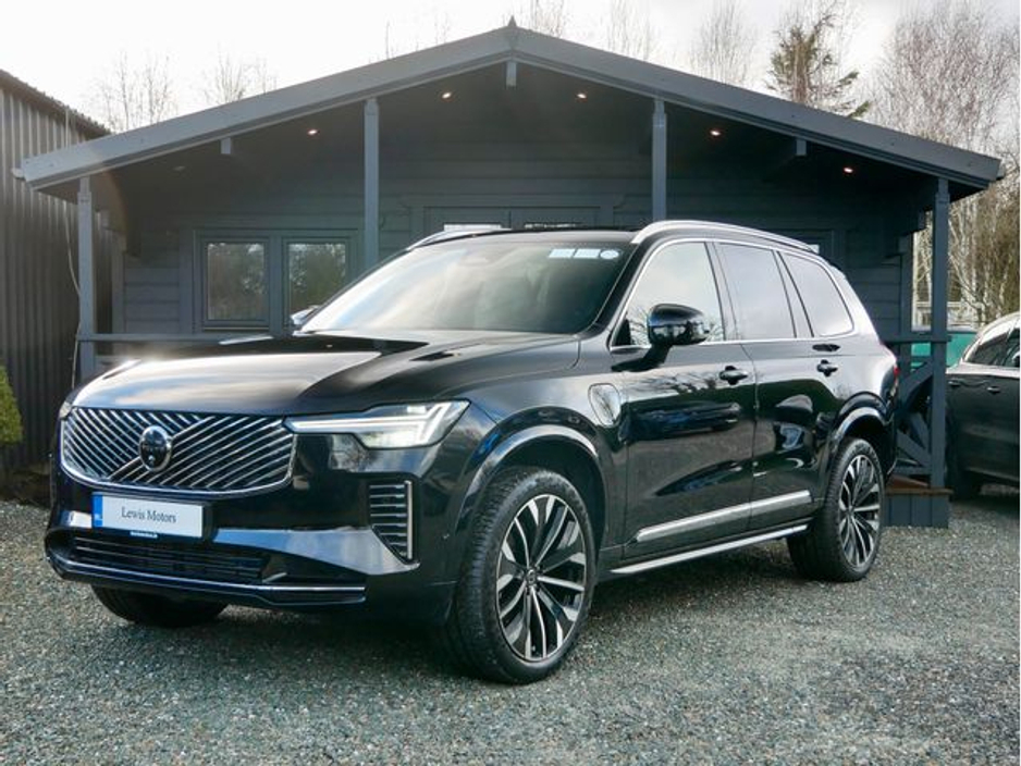 2025 Volvo XC90 - image 3
