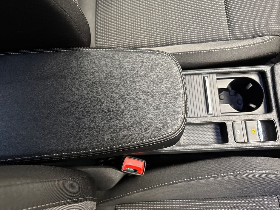 2023 Skoda Octavia - image 15