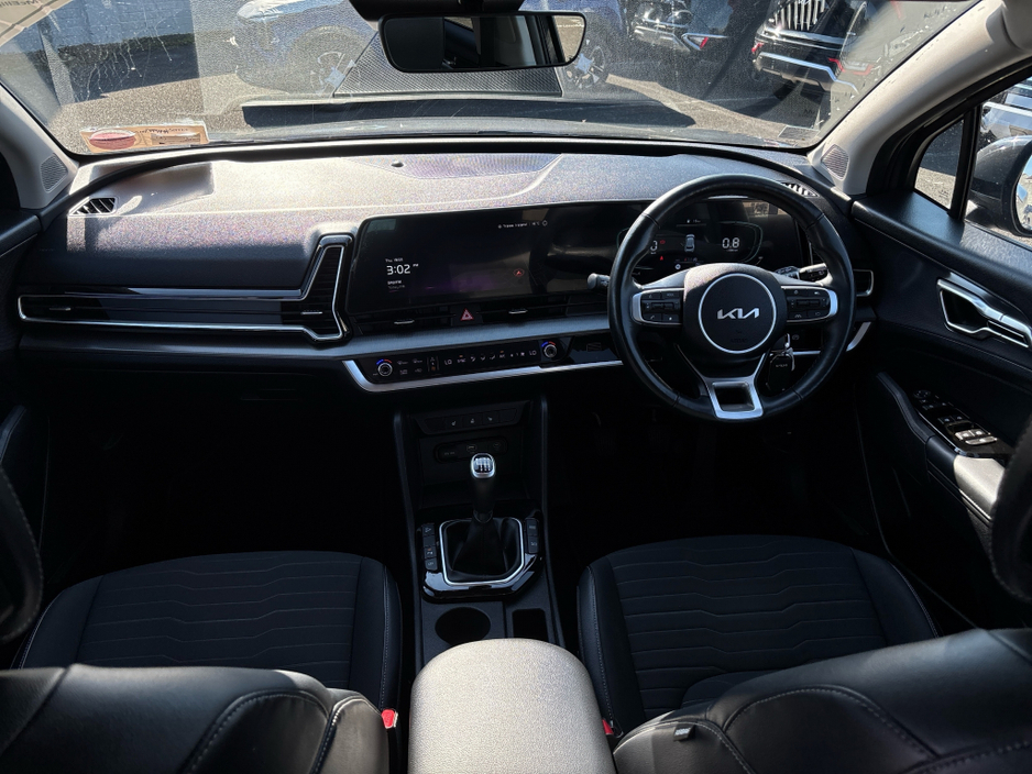 2022 Kia Sportage - image 10