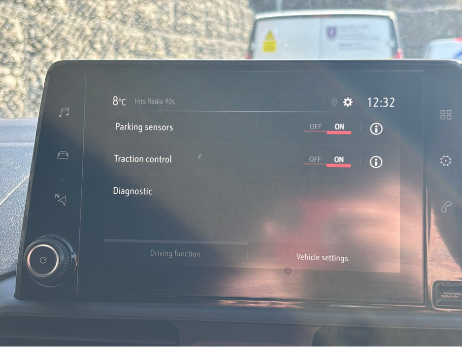 2022 Vauxhall Combo - image 15