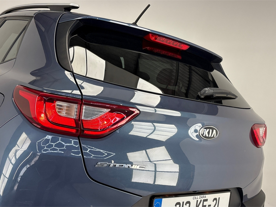 2021 Kia Stonic - image 12