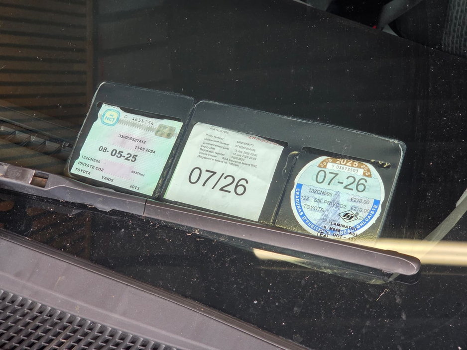 2013 Toyota Yaris - image 3