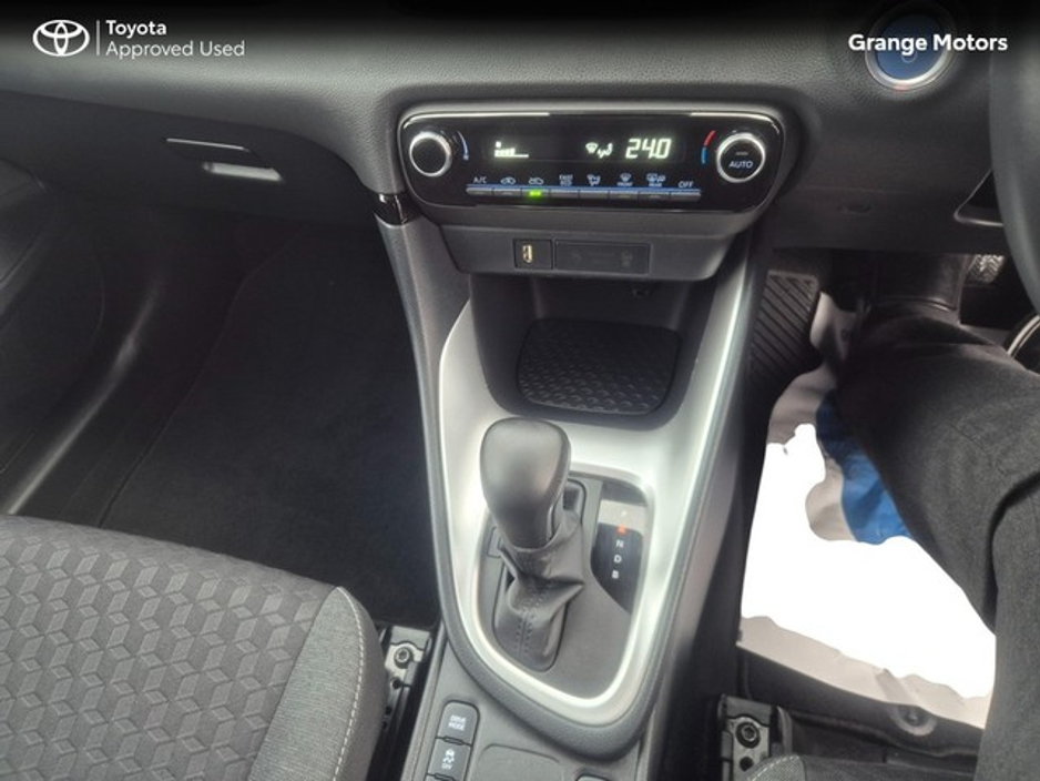 2023 Toyota Yaris 1.5 HYBRID LUNA 5DR €23,950