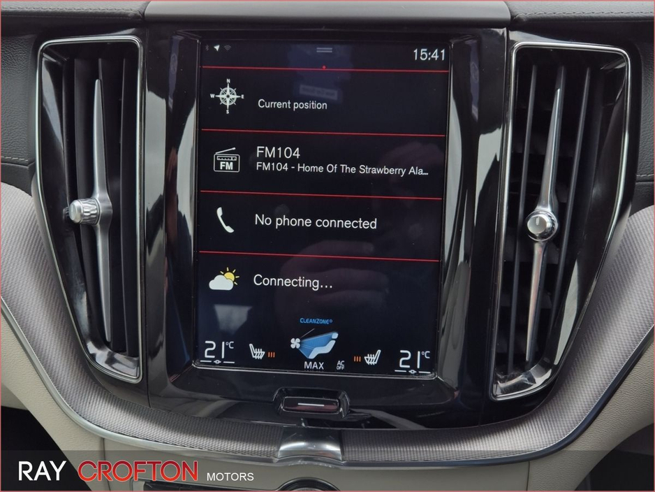 2020 Volvo XC60 - image 12