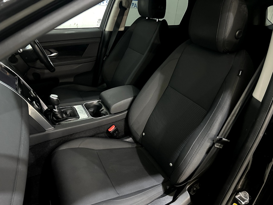 2020 Land Rover Discovery Sport - image 8