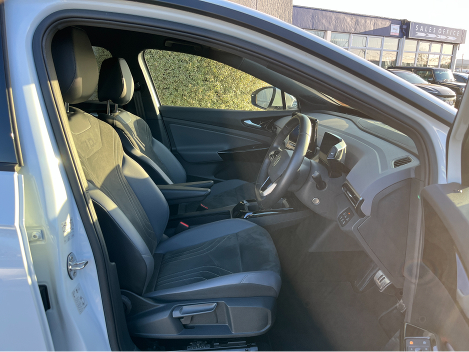 2022 Volkswagen ID.4 - image 10