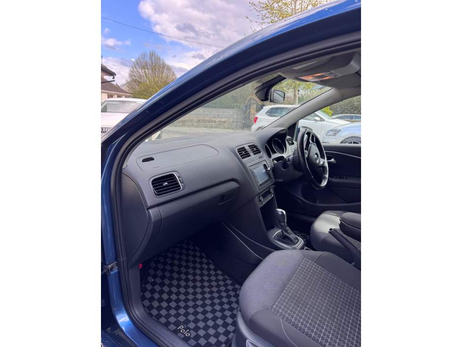 2017 Volkswagen Polo - image 8