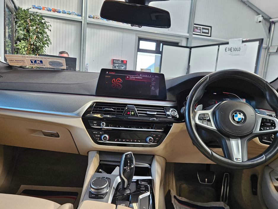 2020 BMW 5 Series - image 10