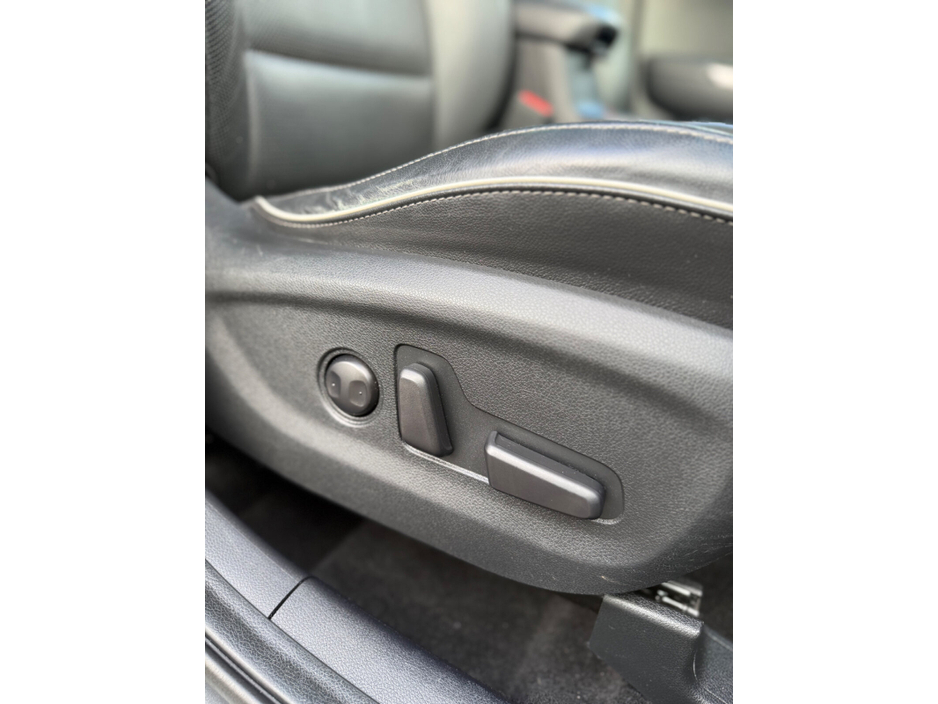 2020 Kia Sportage - image 12