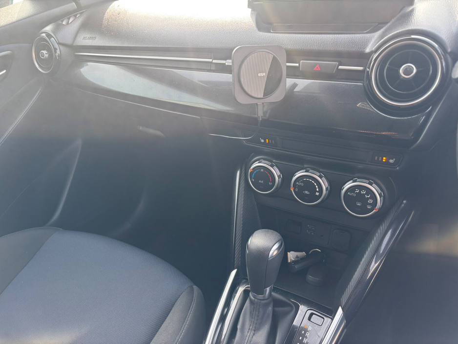 2016 Mazda Demio - image 11