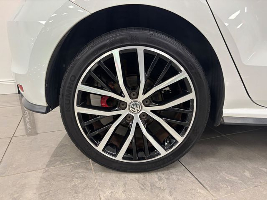 2015 Volkswagen Polo  €14,495