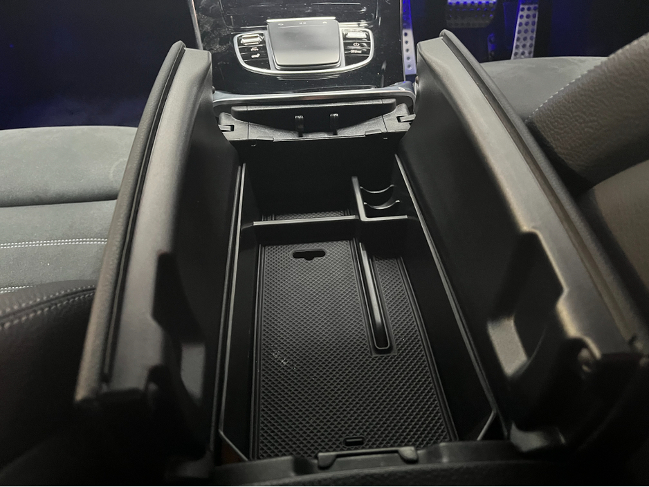 2021 Mercedes-Benz EQC - image 23