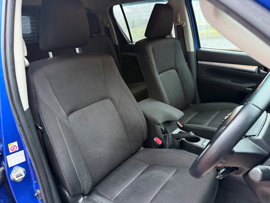 2020 Toyota Hilux - image 15
