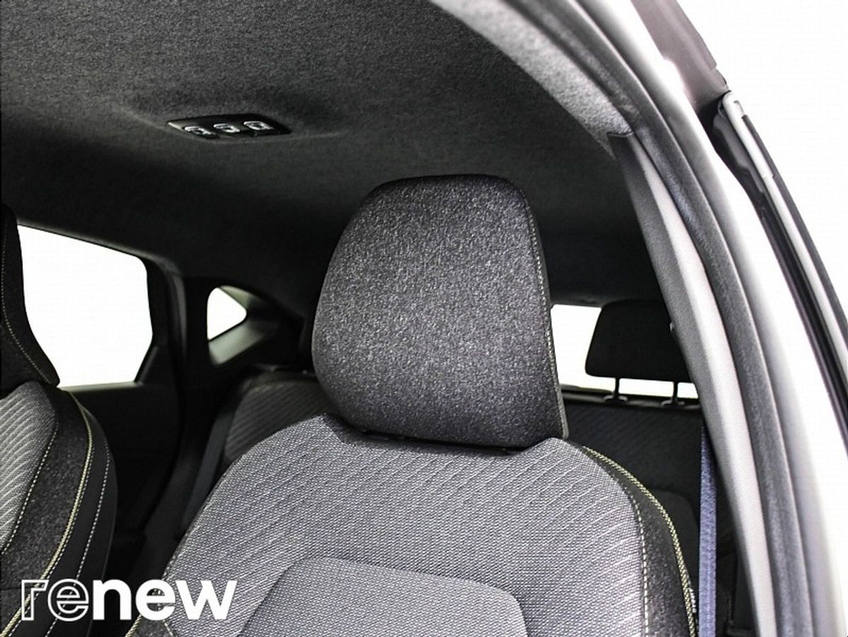 2026 Renault Captur - image 27