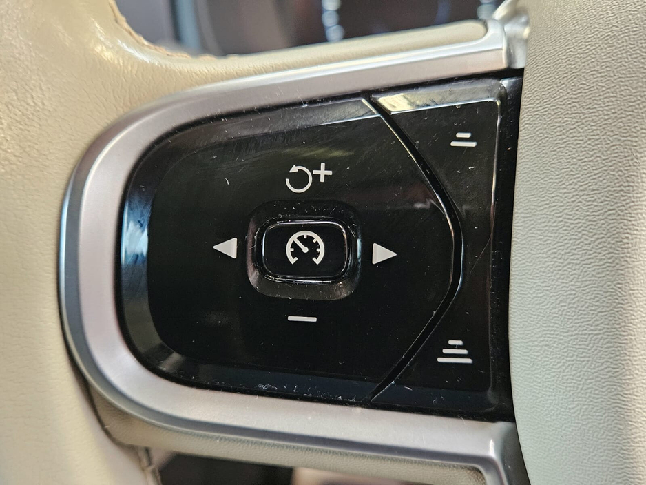 2019 Volvo XC90 B5 (235hp) AWD Momentum Pro Auto €39,950