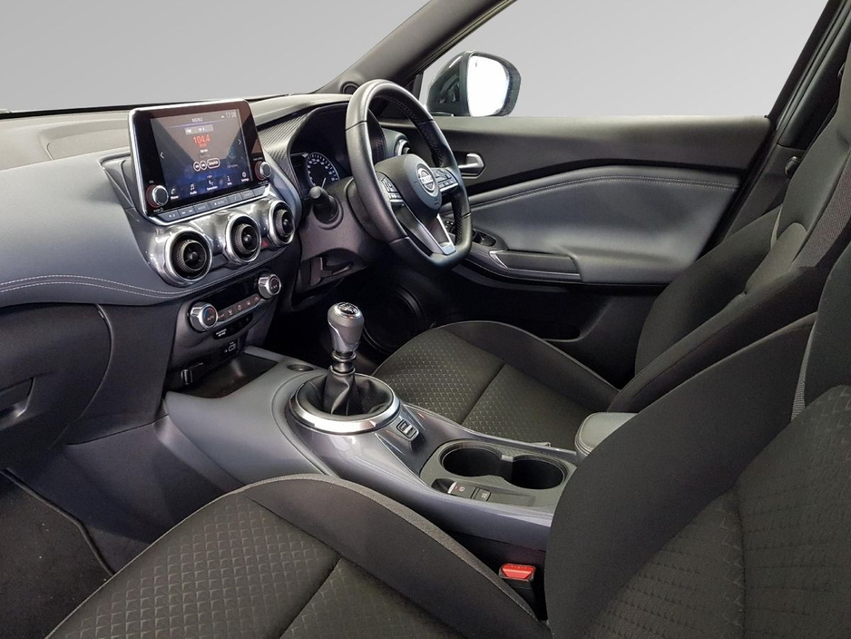 2022 Nissan Juke - image 3