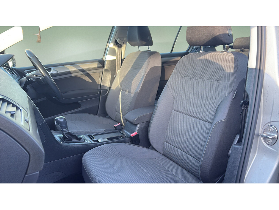 2014 Volkswagen Golf  €12,490