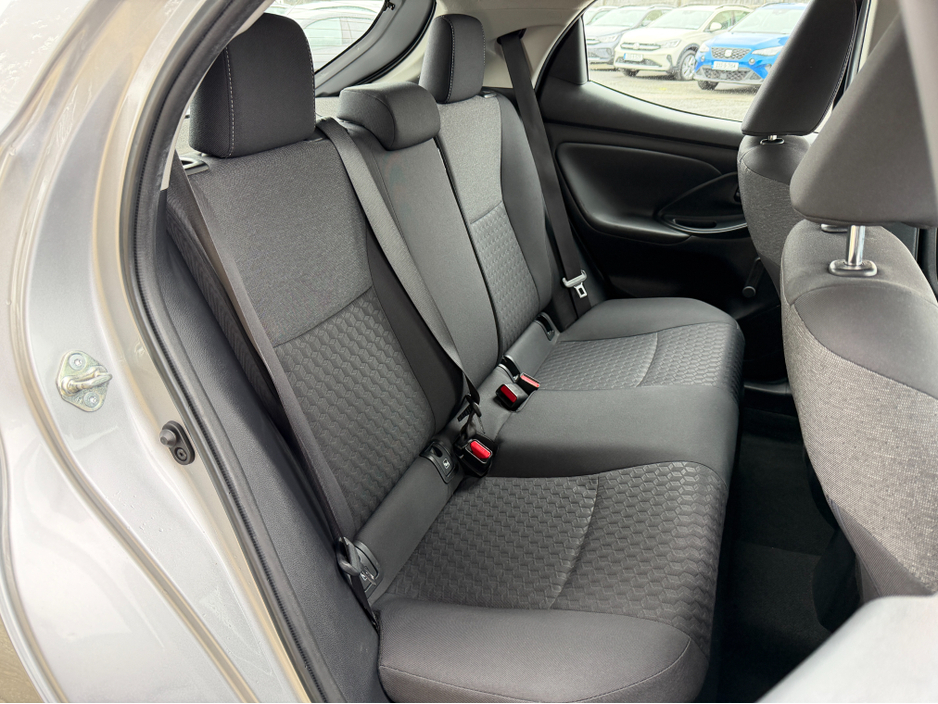 2023 Toyota Yaris - image 19