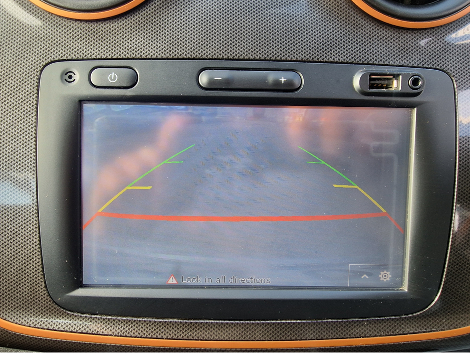 2018 Dacia Sandero - image 17